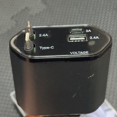 【美品】巻き取り式4in1車用充電器 Type-C USB シガーソケット急速充電機
の画像