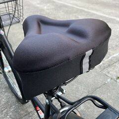 肉厚クッションサドルカバー（ブラック）レインカバー付きの画像