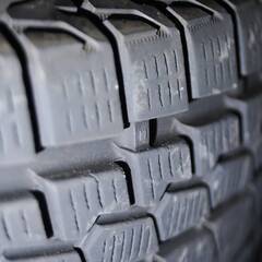 スタッドレスタイヤセット　ice GUARD G075 215/70R16 MiLLOUS 16インチの画像