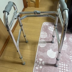 折りたたみ歩行機の画像