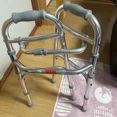 折りたたみ歩行機の画像