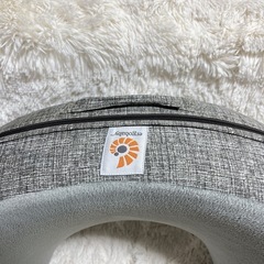 【未使用級】エルゴベビー ナチュラルカーブ　ナーシングピローの画像