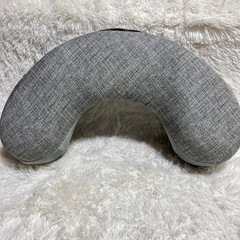 【未使用級】エルゴベビー ナチュラルカーブ　ナーシングピローの画像