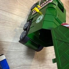 大きな車のおもちゃの画像