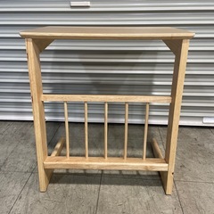 ベットサイドテーブル テーブルの画像