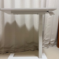 IKEA 昇降デスク ボッルシダン の画像