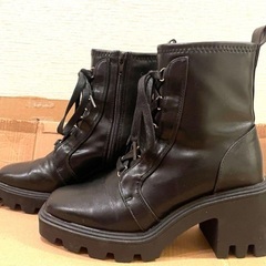 歩きやすい　あしながおじさん　厚底ブーツ　黒色　サイズ23cm  ヒール7cm  美品の画像