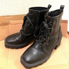 歩きやすい　あしながおじさん　厚底ブーツ　黒色　サイズ23cm  ヒール7cm  美品の画像