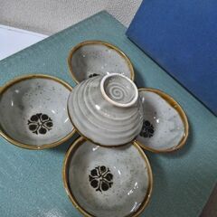 未使用　織部焼　美濃焼　小鉢５客　灰色、茶色の匠の色合い　直径10.8㎝ 美濃焼の画像