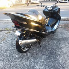 希少　YAMAHA マジェスティ125FI  エアロカウル マフラー他多数改造　高額かけたフルカスタム マッドブラック　セル始動 軽整備済 マジェスティーめったに出ない1台です。の画像