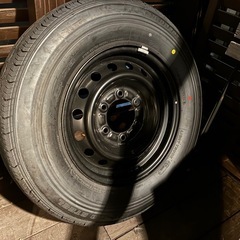 ハイエース純正ホイール➕タイヤほぼ新品4本セットの画像