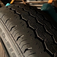 ハイエース純正ホイール➕タイヤほぼ新品4本セットの画像