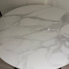 無料！　大理石　白　テーブルの画像
