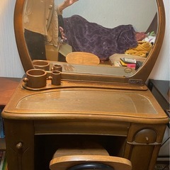 アンティークドレッサー&チェアの画像