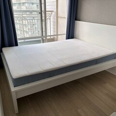 ベッドフレーム IKEA MALM（200×140）昨年購入の画像