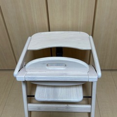 テーブル付きベビーチェア　ホワイトの画像
