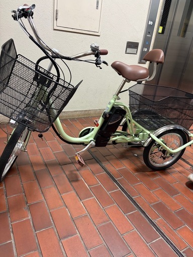 デザイン可愛い電動三輪車