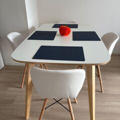 テーブル（150×85×75）＋ダイニングチェア4脚の画像