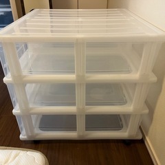 衣装ケースの画像