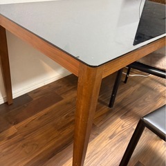 【11/16まで優先】ダイニングテーブル　4人掛け　黒　中古の画像