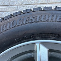 プリジストンスタッドレスホイール付きタイヤ　165/70R14 81Qの画像