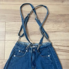 【新品】byLOVEit サスペンダー付きデニムパンツ160cmの画像