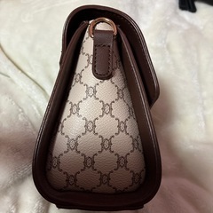ほぼ新品　　ショルダーバックの画像