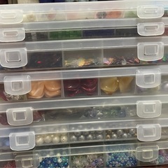 ビーズ7ケースの画像