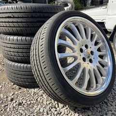 Carlsson製の18インチ多スポークホイールの画像