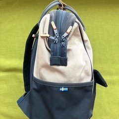 moz モズ リュックサック 2層式 ネイビー オフホワイト 赤 ストライプ がま口 リュック デイバッグ 北欧 スウェーデン 通学 かばん 鞄の画像