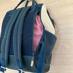 moz モズ リュックサック 2層式 ネイビー オフホワイト 赤 ストライプ がま口 リュック デイバッグ 北欧 スウェーデン 通学 かばん 鞄の画像