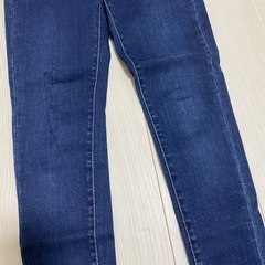 ユニクロマタニティパンツXSの画像