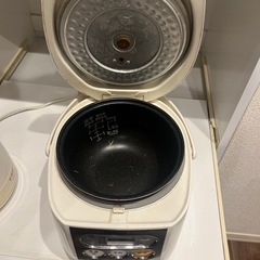 炊飯器の画像