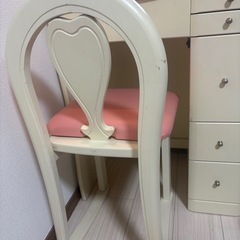 チェア付！傷あり🩹花柄ライトが便利
 の画像