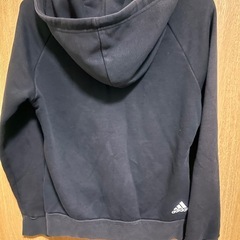 adidasパーカー２枚　チャンピオンtシャツ1まい１枚の画像