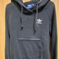 adidasパーカー２枚　チャンピオンtシャツ1まい１枚の画像