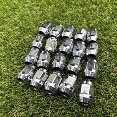 ホイール付きスタッドレスタイヤBLIZZAK DM-V2の画像