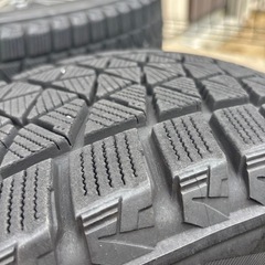 ホイール付きスタッドレスタイヤBLIZZAK DM-V2の画像