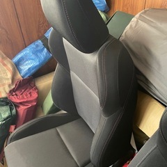 スバル レヴォーグ純席シートセットの画像