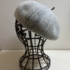 ポルカドット、ベレー帽、冬、殆どかぶっていません。の画像