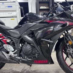 Yamaha YZF R25 ブラックの画像
