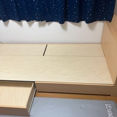 ベッドフレームの画像