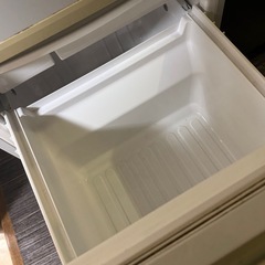 シャープ　冷蔵庫　1人暮らし用くらいのサイズ感の画像