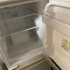 シャープ　冷蔵庫　1人暮らし用くらいのサイズ感の画像