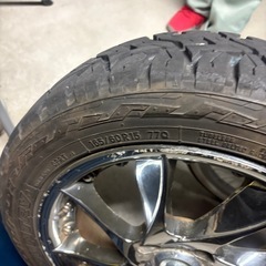 15インチ　ブロックタイヤの画像