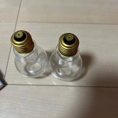 電球型小物入れの画像