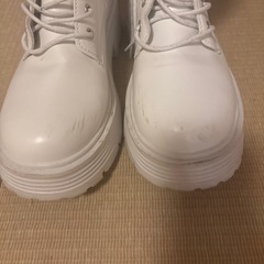 白ブーツ、短めの画像