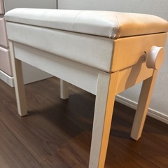 収納付きピアノ椅子の画像