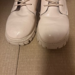 白ブーツ長めの画像