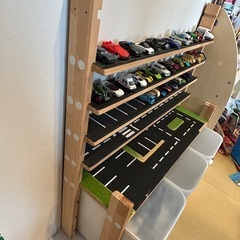 おもちゃ棚の画像